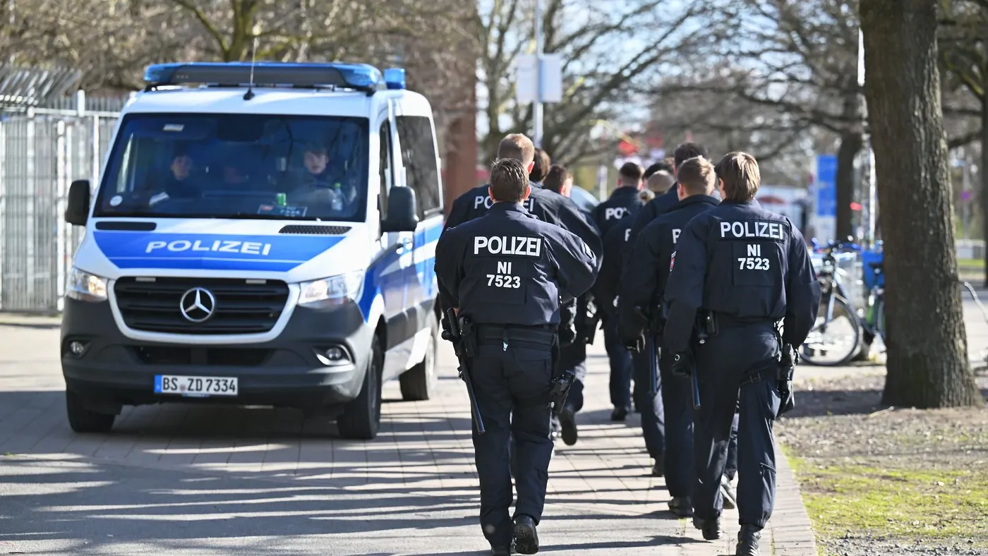 Welche Tattoos Polizisten künftig zeigen dürfen