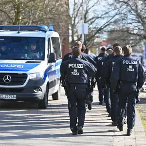 Welche Tattoos Polizisten künftig zeigen dürfen