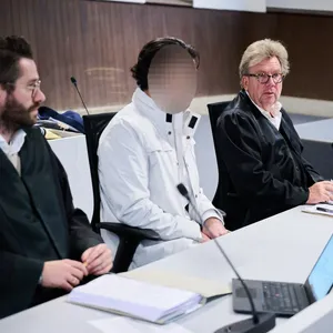 Mord wegen eines Familienstreits? 32-Jähriger vor Gericht