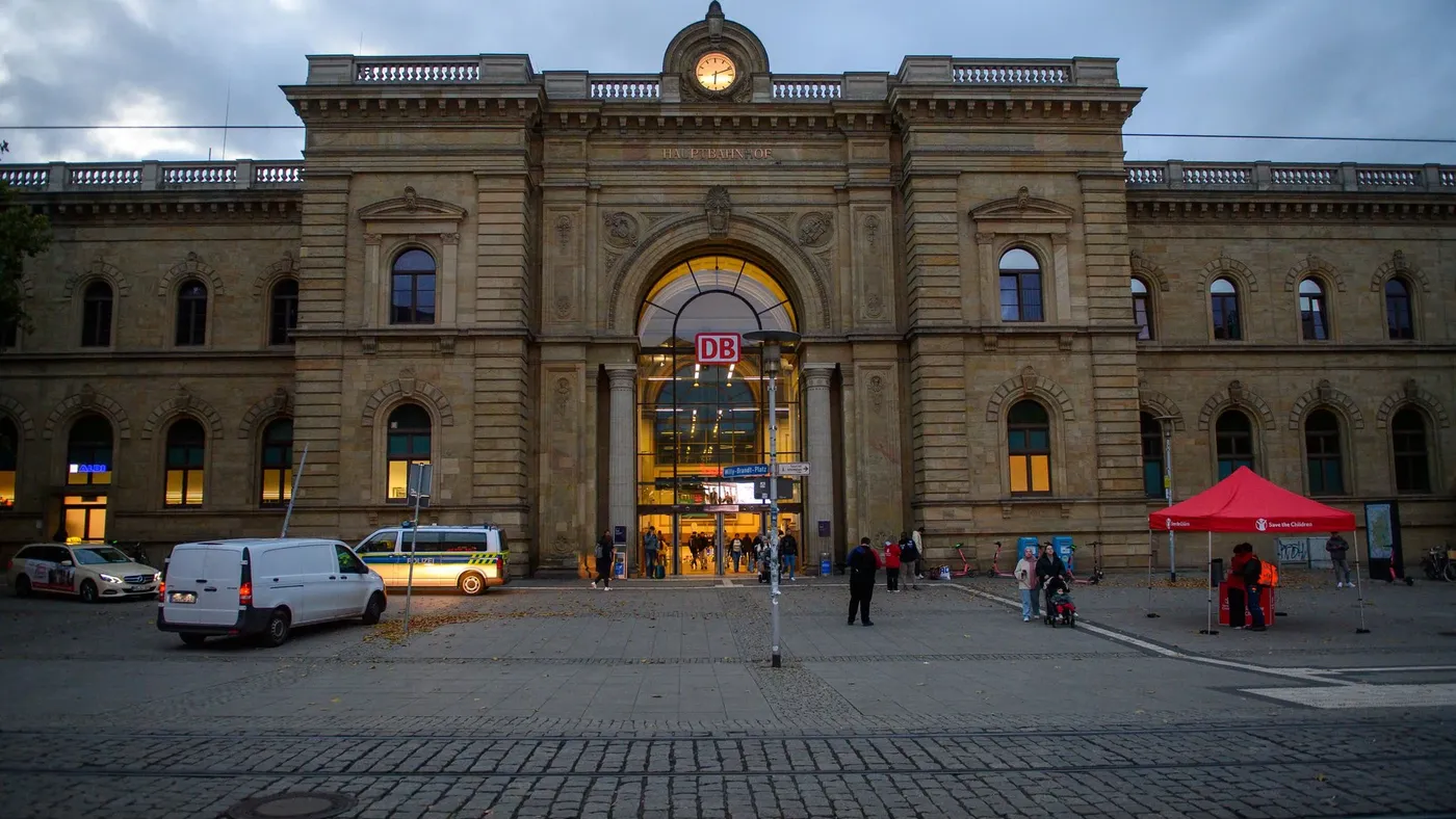 Bremse an Zug aus Amsterdam qualmt - Störung im Bahnverkehr