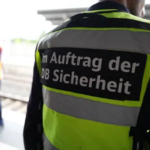 Sicherheitsmitarbeiter der Bahn am Hauptbahnhof attackiert