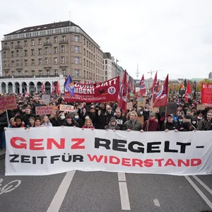Gen-Z-Demo in Hamburg gestartet – alles störungsfrei