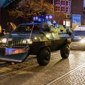 Zwischenfälle bei Demos in Hannover und Bremen